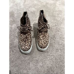 Very G leopard shoes size 10 great condition